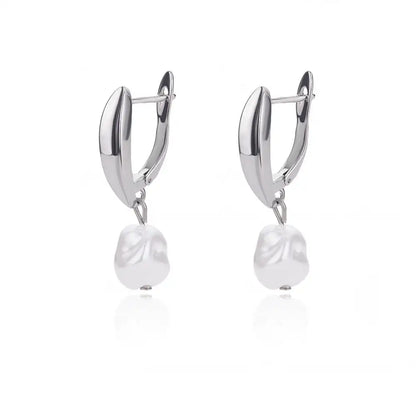 Boucles d'oreilles créoles Cindy en or avec fausse perle