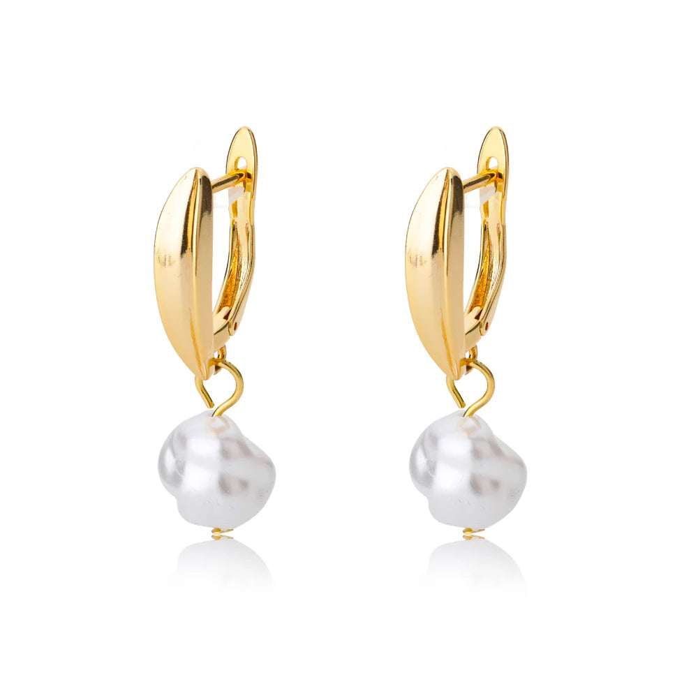 Boucles d'oreilles créoles Cindy en or avec fausse perle