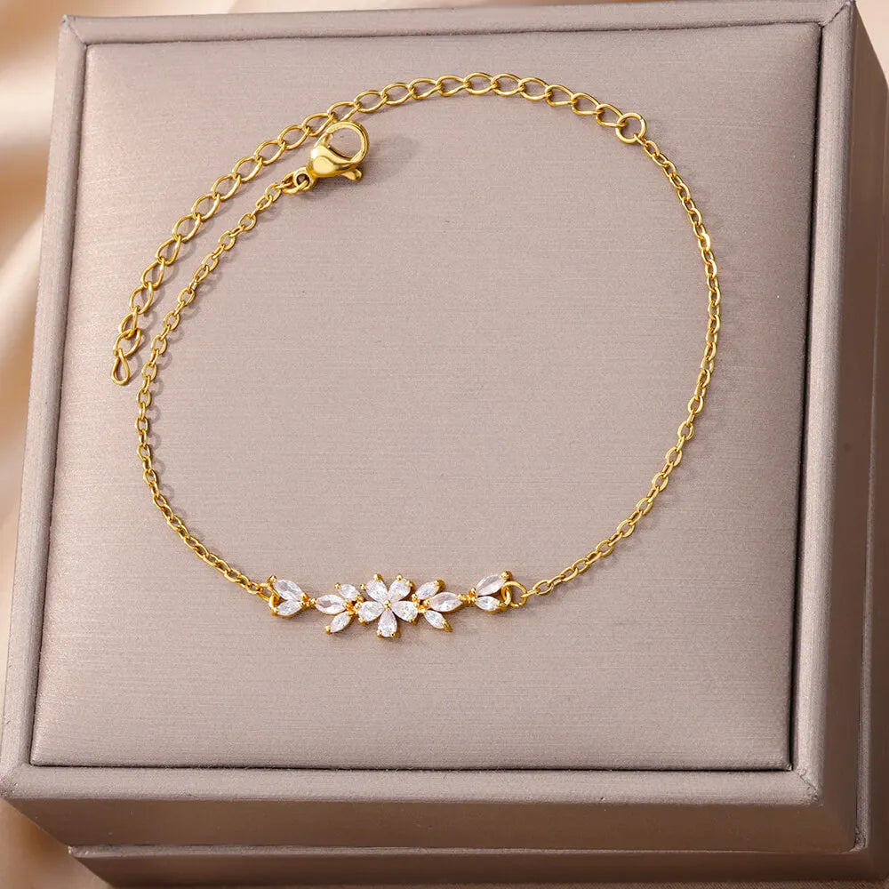 Sparkling Floral Zircon Bracelet