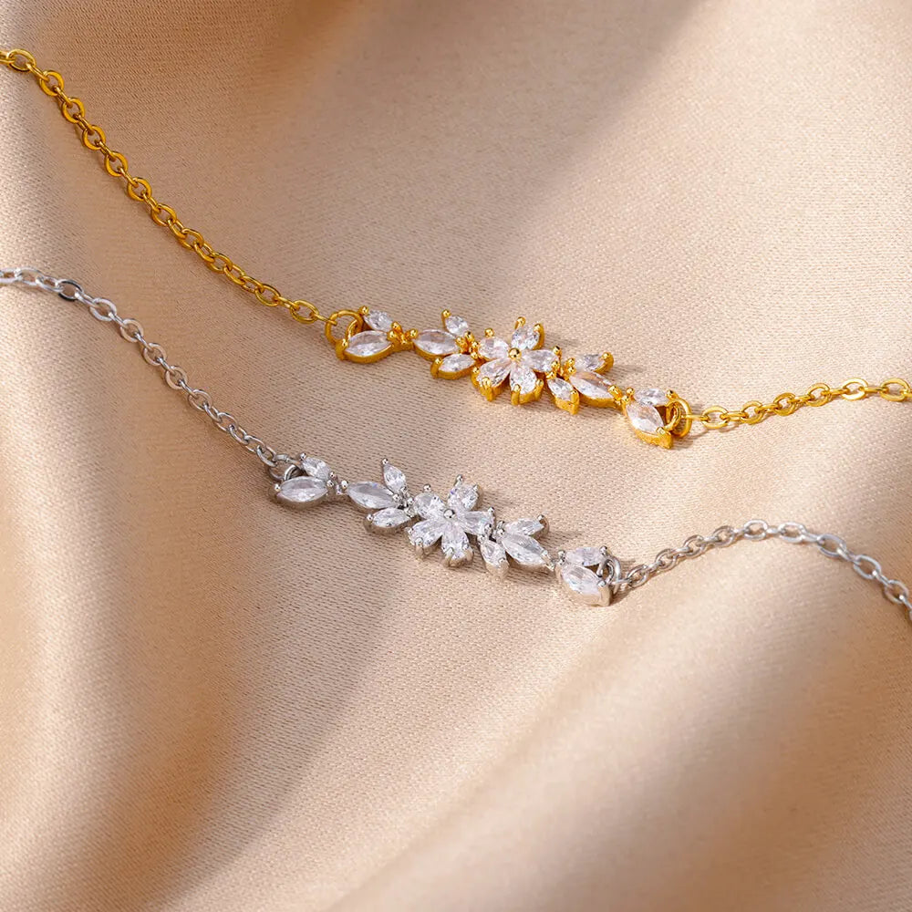 Sparkling Floral Zircon Bracelet